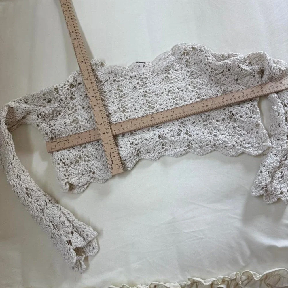 Free people crochet top  Free People cream crochet‎ knit top size small